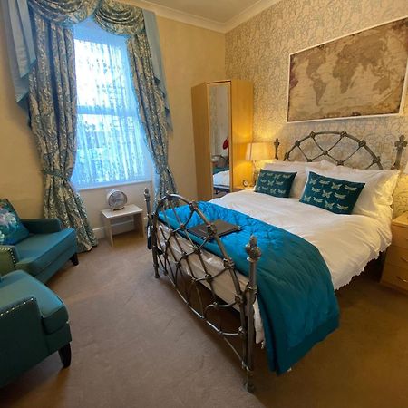 Stratford House Exclusively For Adults Hotel ลันดิดโน ภายนอก รูปภาพ