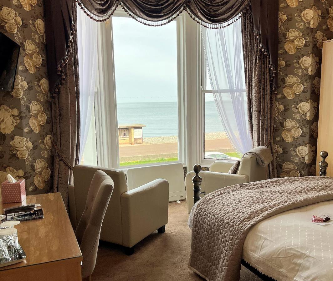 Stratford House Exclusively For Adults Hotel ลันดิดโน ภายนอก รูปภาพ
