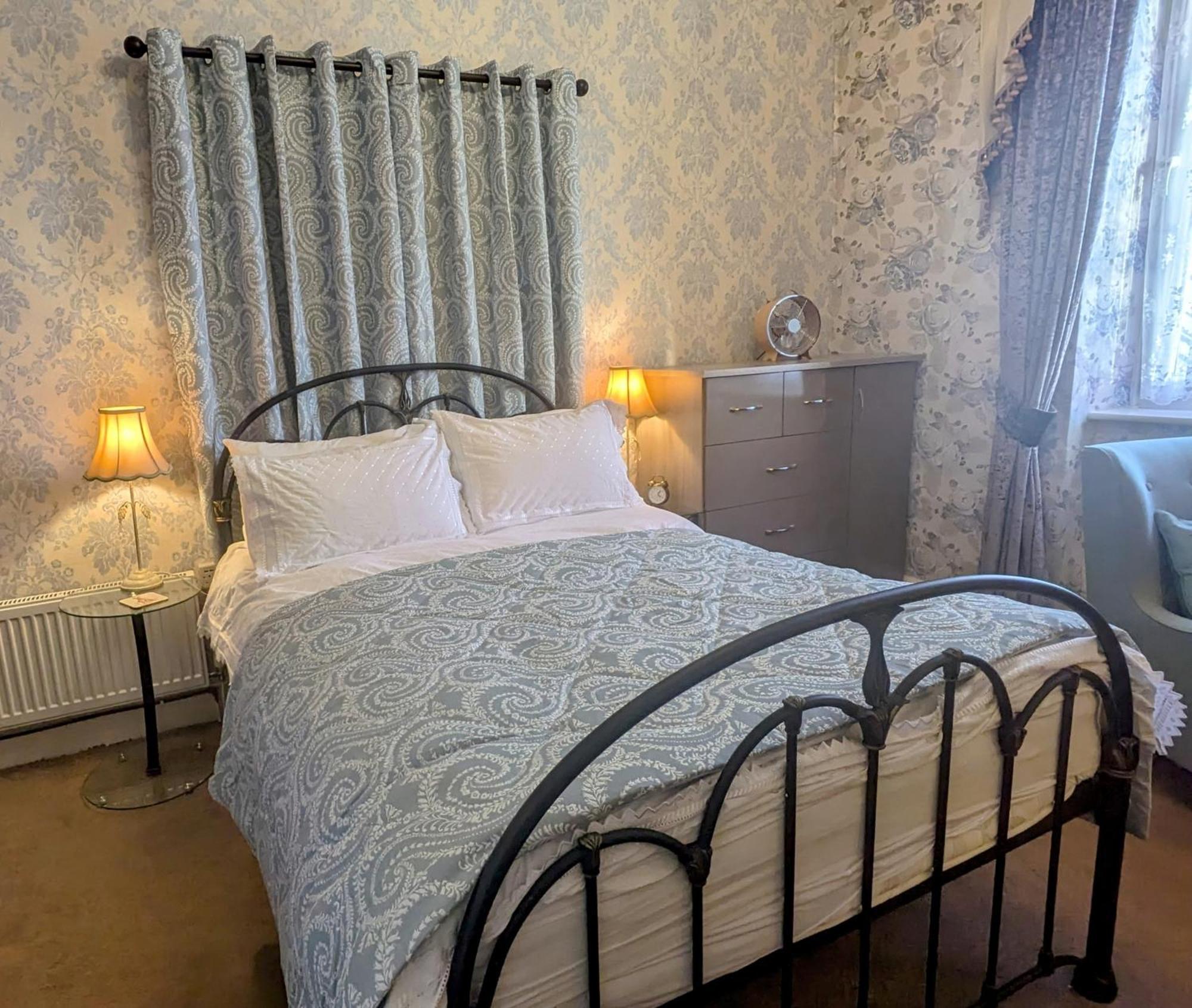 Stratford House Exclusively For Adults Hotel ลันดิดโน ภายนอก รูปภาพ