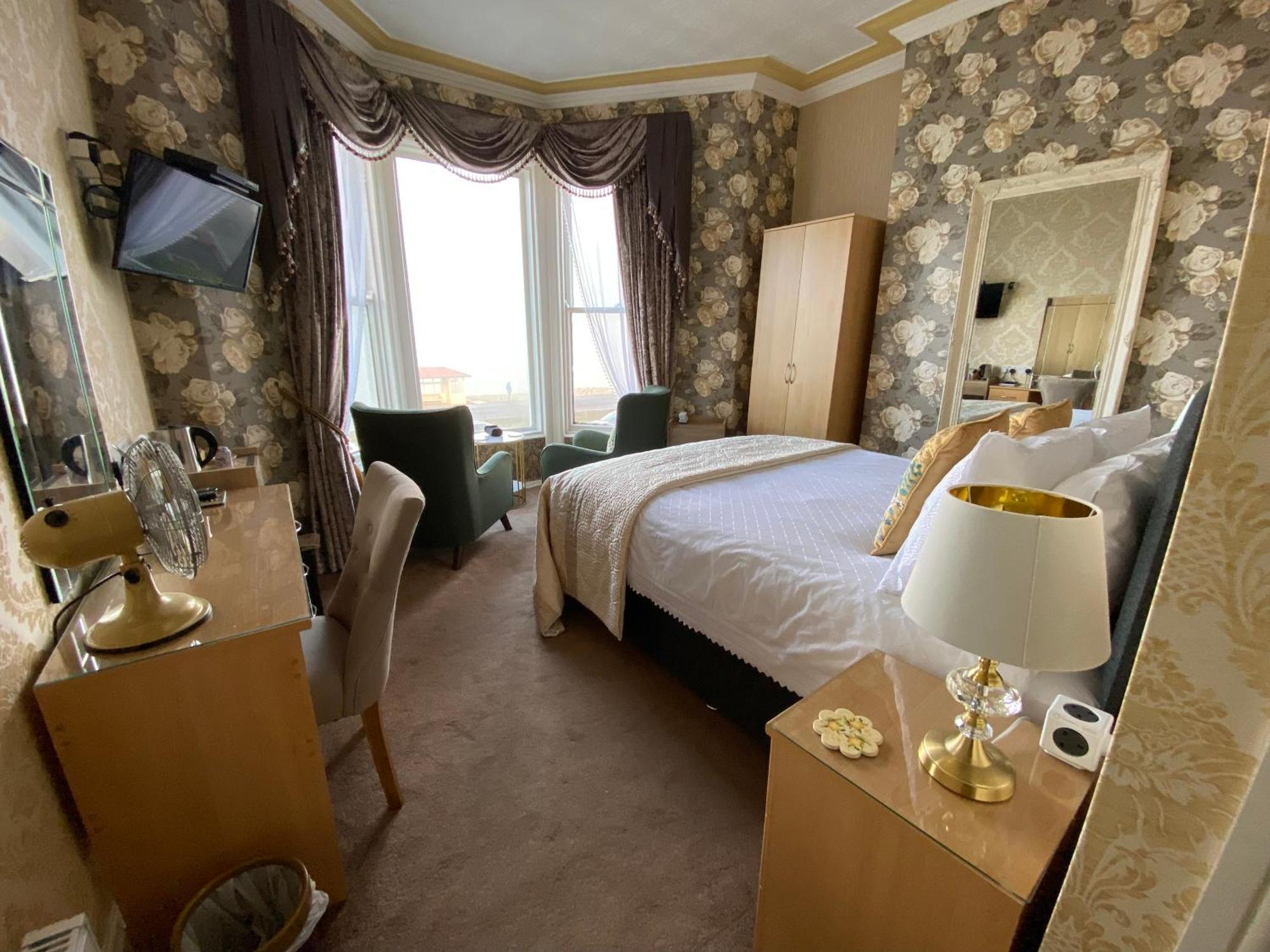 Stratford House Exclusively For Adults Hotel ลันดิดโน ภายนอก รูปภาพ